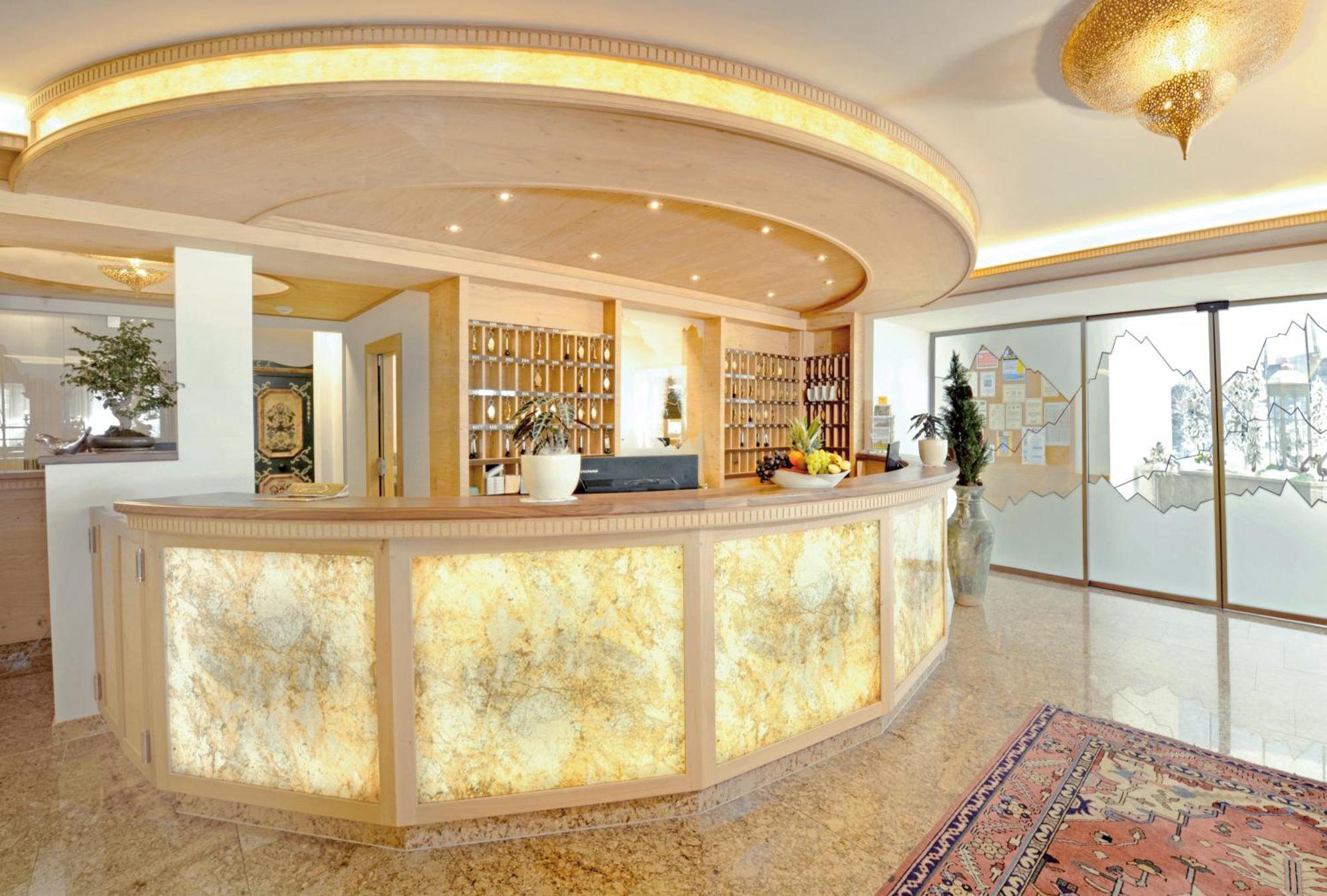 Hotel Berghof Gmbh 4*